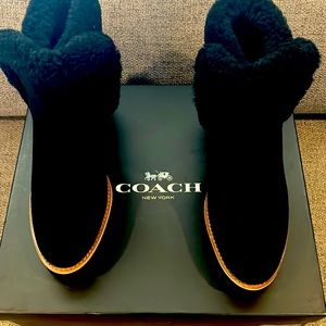 Women’s 8.5 black Kingston calf suede & shearling wedge bootie’s (New)